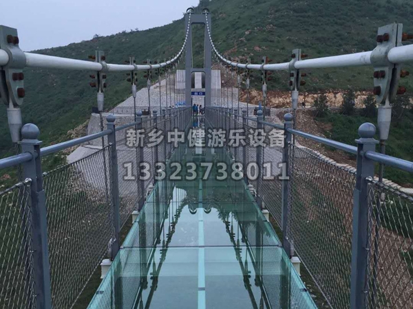 玻璃吊橋施工遇到雨天怎么辦？